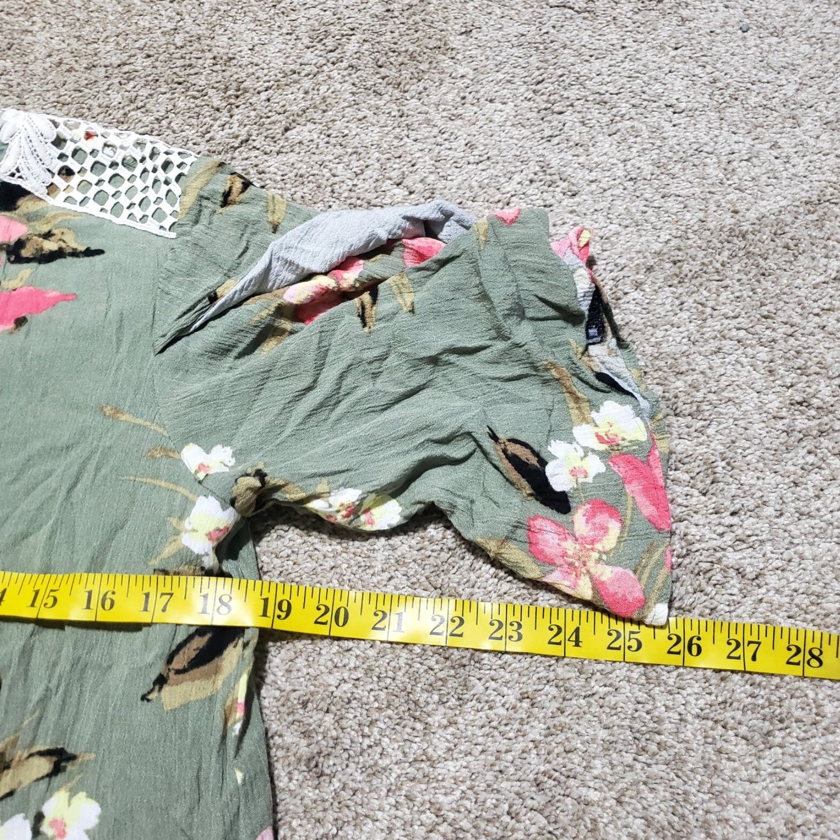 Vintage EST. 1946 Shirt Blouse Women's M Floral Green Polyester Crew Neck Casual Sleeve Size M / US 6-8 / IT 42-44 - 5 Thumbnail