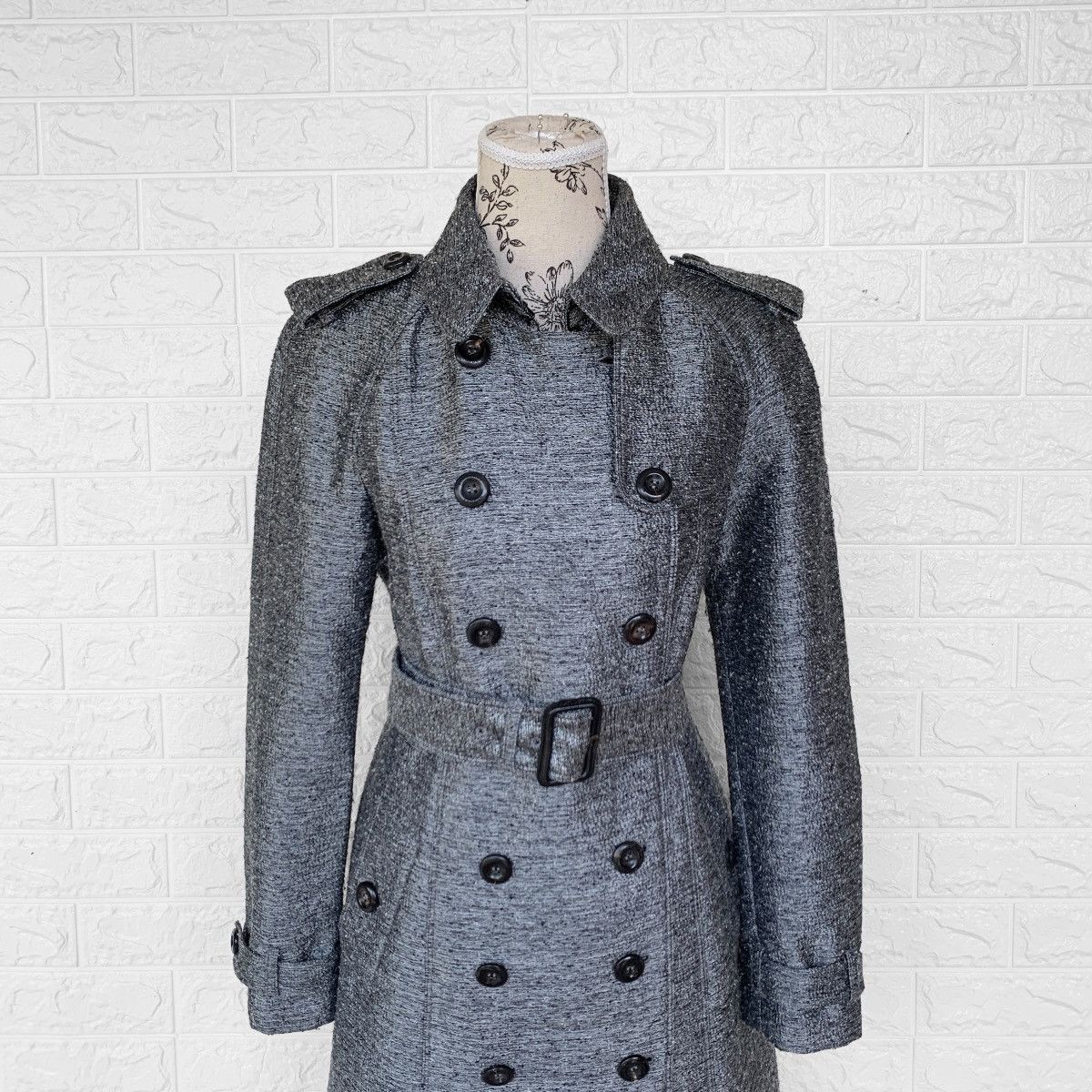 Burberry Burberry Mettalic Jacquard Wool Trench Coat Jacket Silver Size US S / EU 44-46 / 1 - 1 Thumbnail