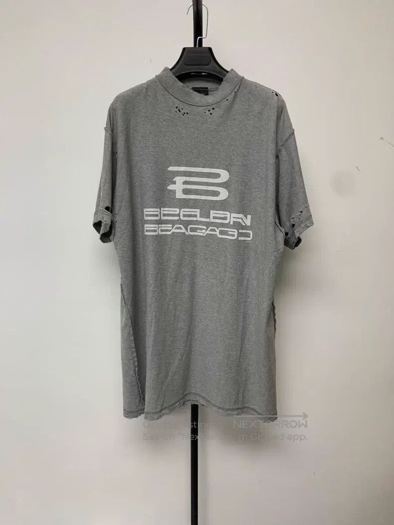 Balenciaga Balenciaga Letter Printed Round Neck Loose Short Sleeve T- Size US S / EU 44-46 / 1 - 1 Thumbnail