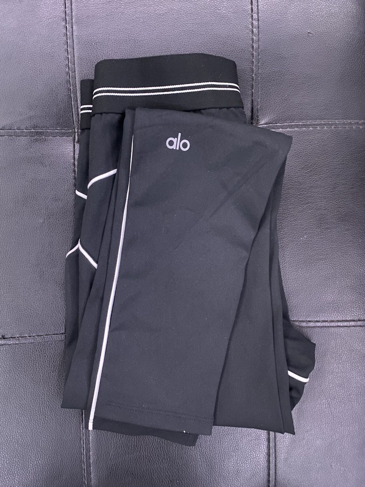 Alo Yoga Alo High-Waist heart throb leggings Size 30" / US 8 / IT 44 - 3 Thumbnail