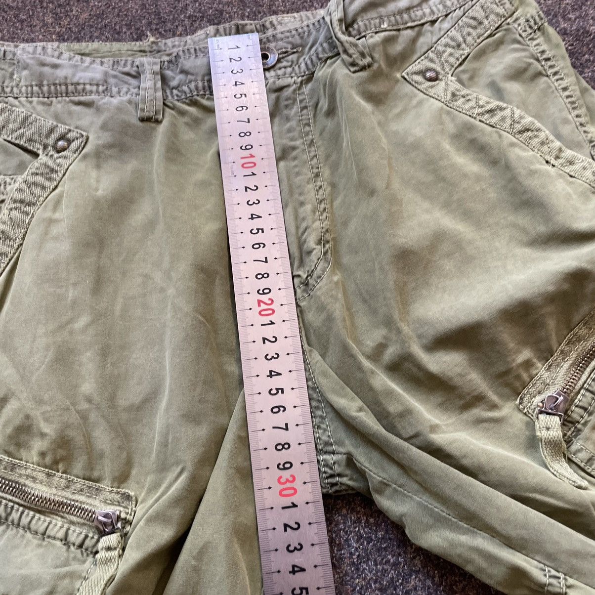 Vintage Y2K Baggy Cargo Shorts Khaki Distressed Parachute Utility 32 Size US 32 / EU 48 - 8 Thumbnail