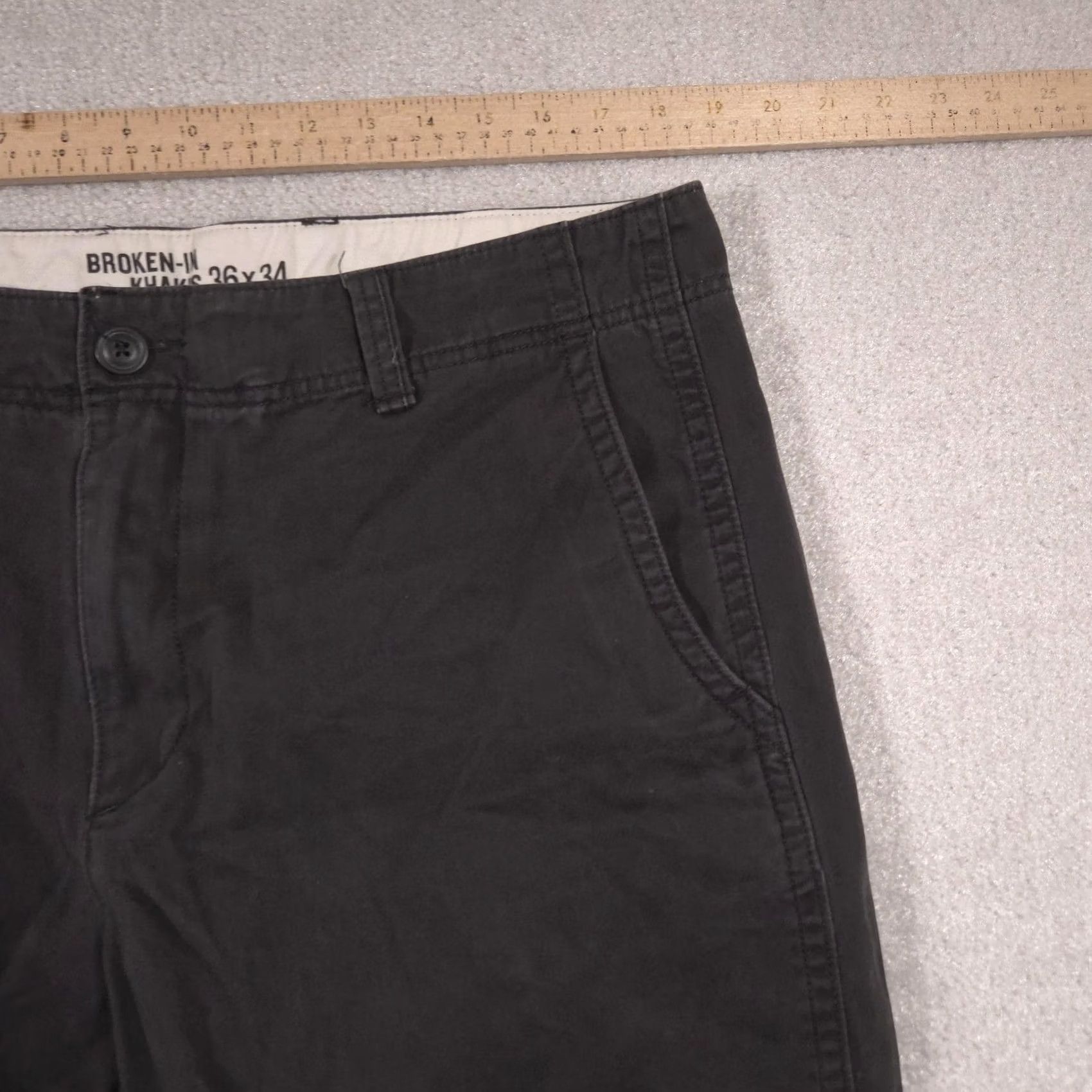 Old Navy Old Navy Broken-In Khakis Pants Mens 38x32 Gray Chino Flat Front Straight Leg Regular Waist 36 Size US 36 / EU 52 - 6 Thumbnail