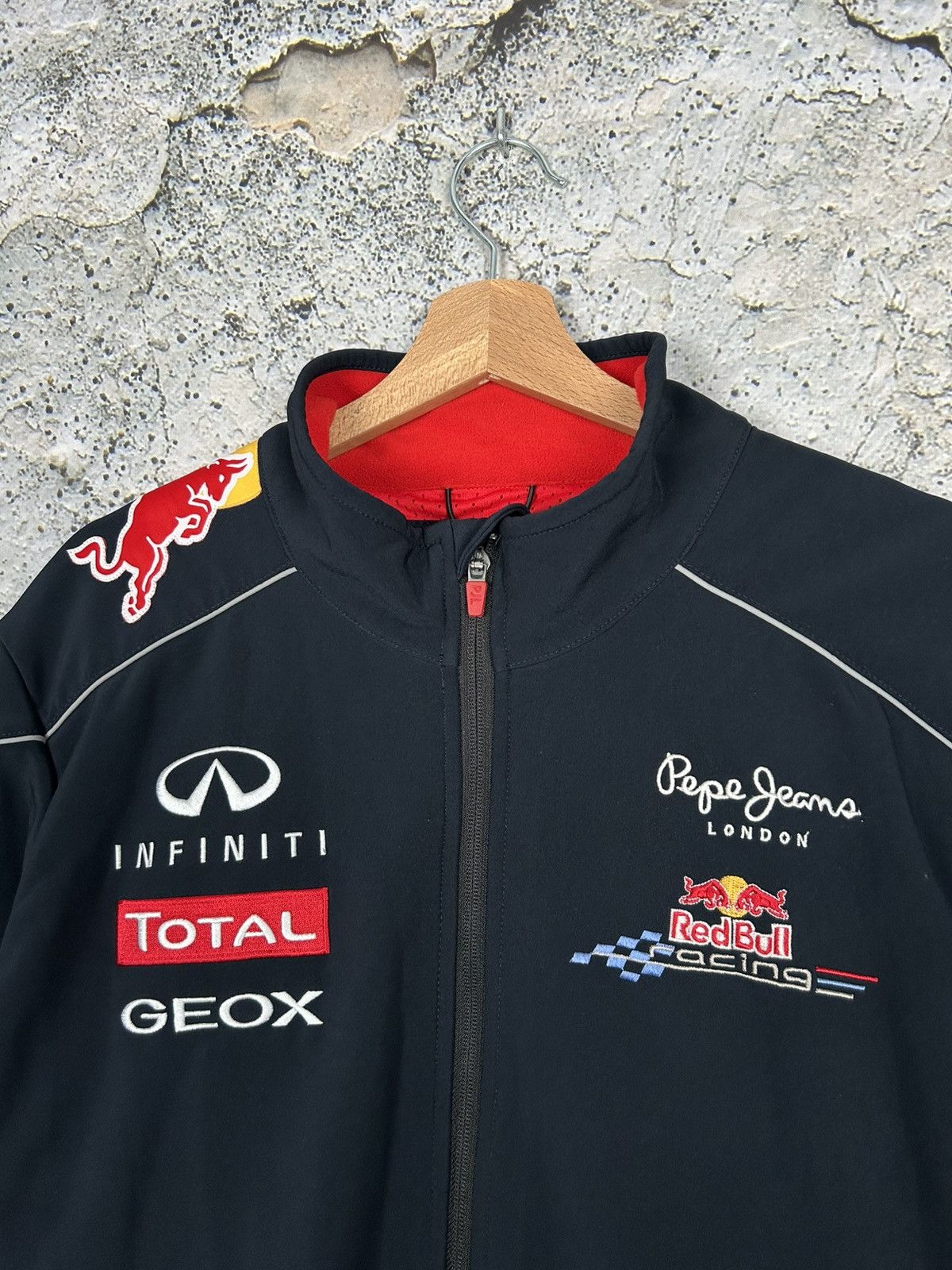 Vintage Vintage Red Bull Infiniti Tech Racing Jacket Softshell Size US XL / EU 56 / 4 - 4 Thumbnail
