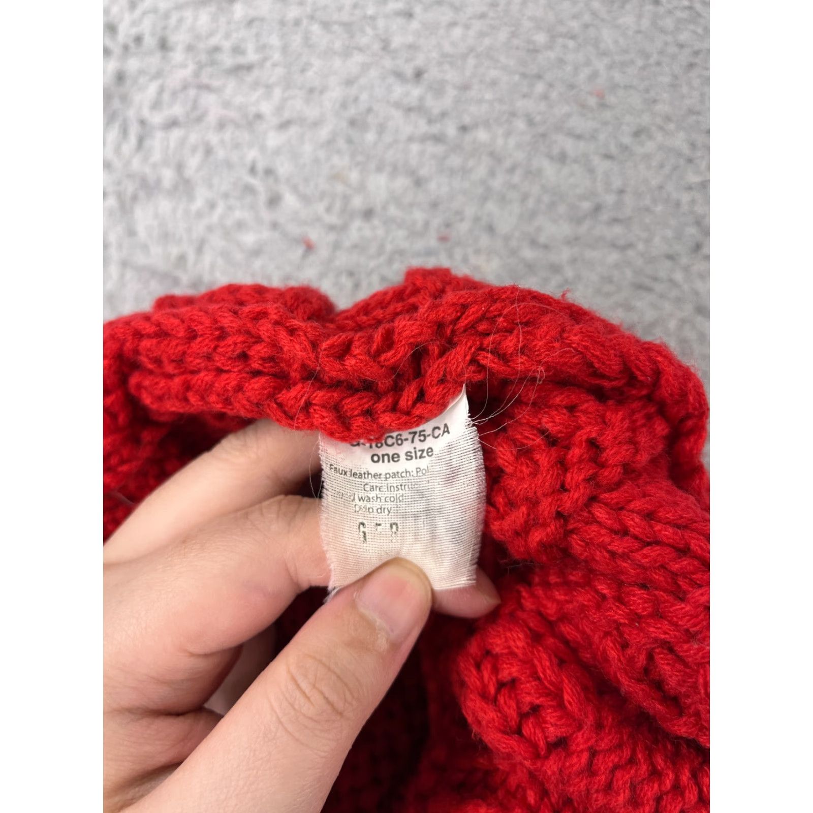 Vintage California Beanie Toque Womens One Size Red Knit Acrylic Poly Faux Fur Pom Hat Size ONE SIZE - 7 Thumbnail