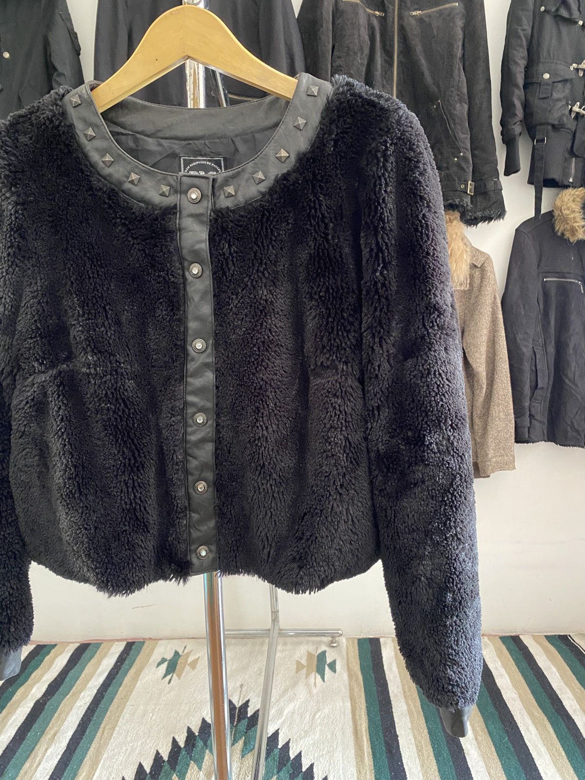 Le Grande Bleu (L.G.B.) Faux Fur Cropped Studded Jacket Dolce & Gabbana Style Y2K Size US L / EU 52-54 / 3 - 2 Thumbnail