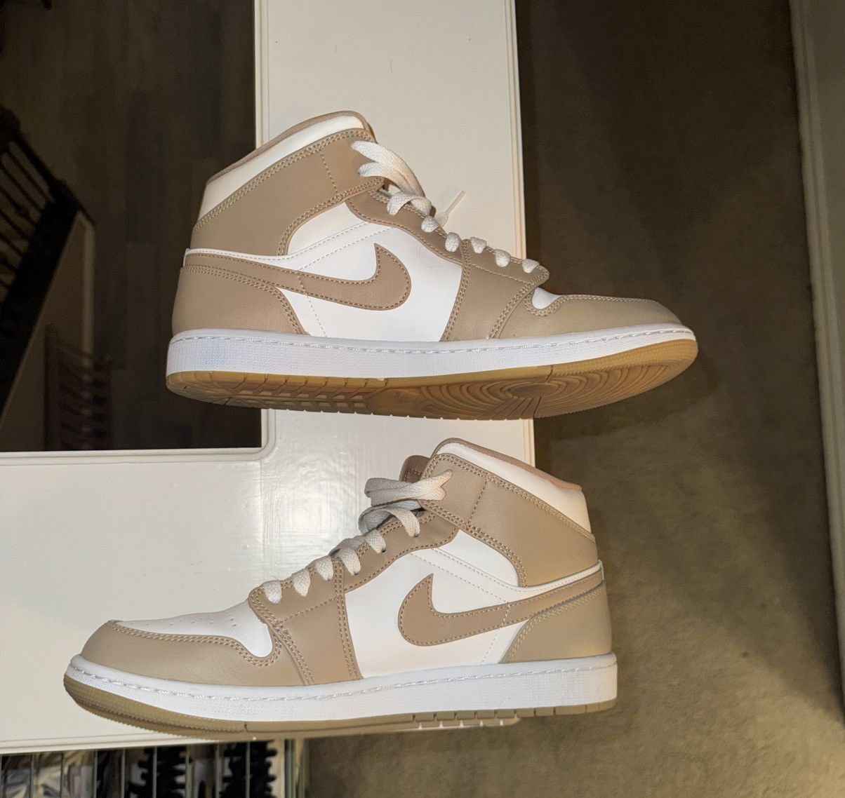 Nike Jordan 1 mid tan gum Size US 11.5 / EU 44-45 - 2 Thumbnail