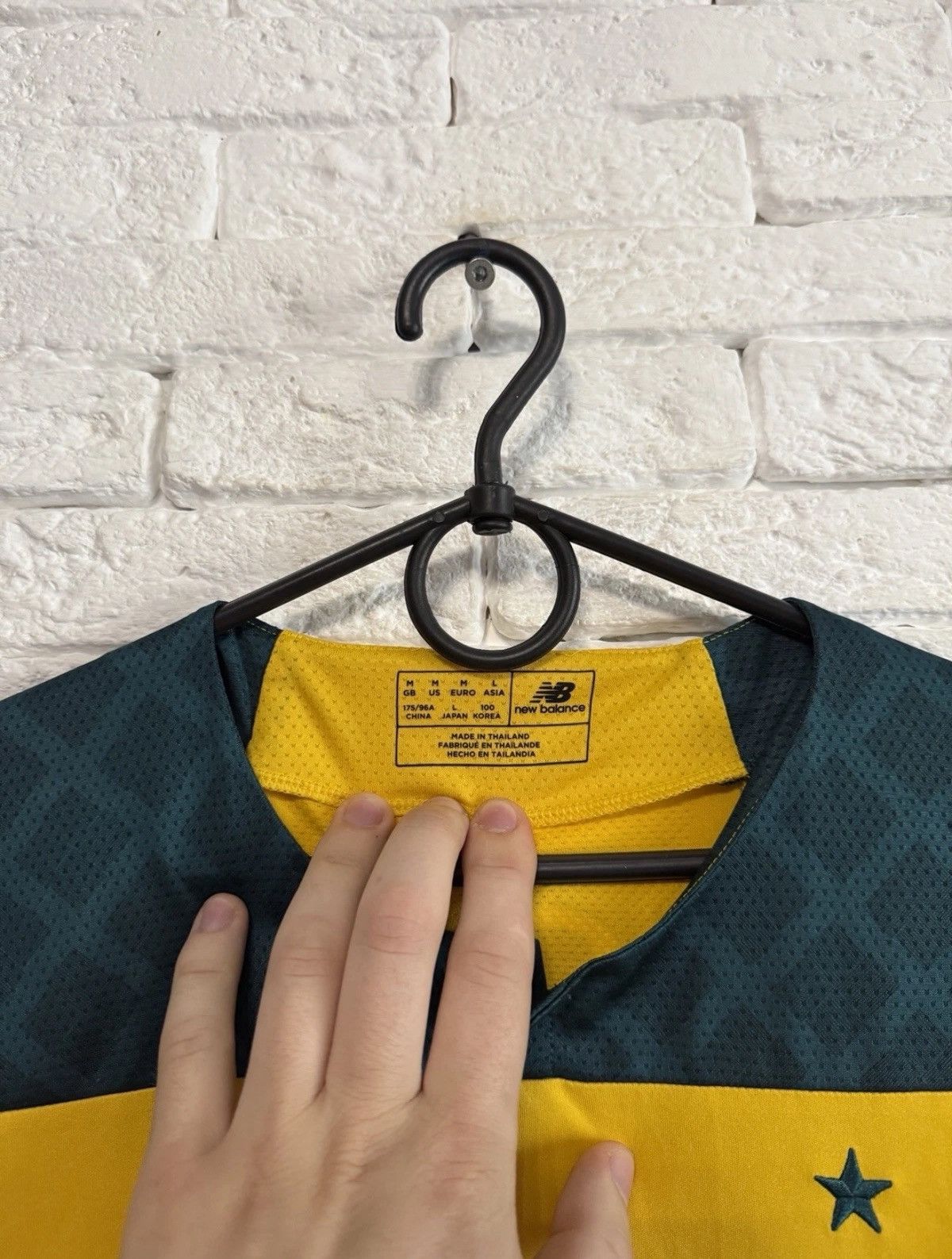New Balance New Balance Celtic 19/20 Away Jersey Sz M Size US M / EU 48-50 / 2 - 3 Thumbnail