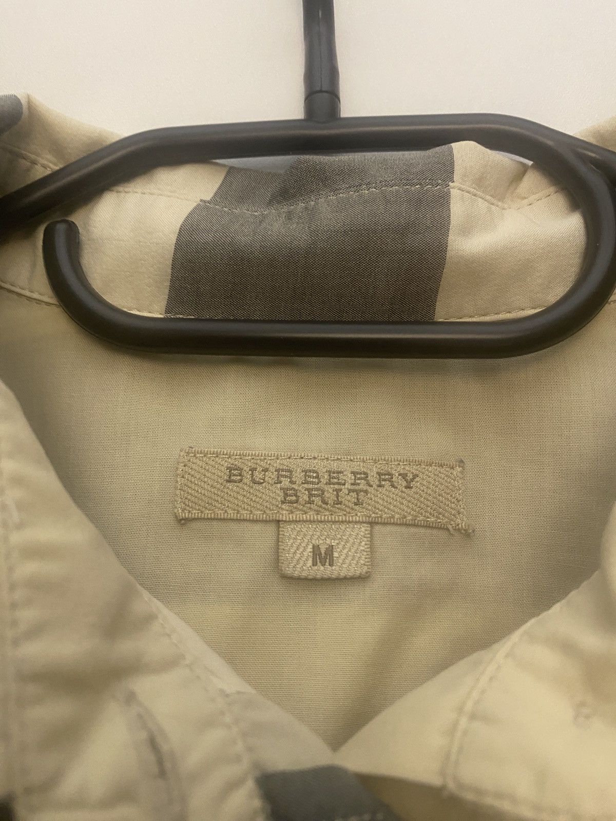 Burberry Burberry luxury fullprint women shirt button up Size M / US 6-8 / IT 42-44 - 2 Thumbnail