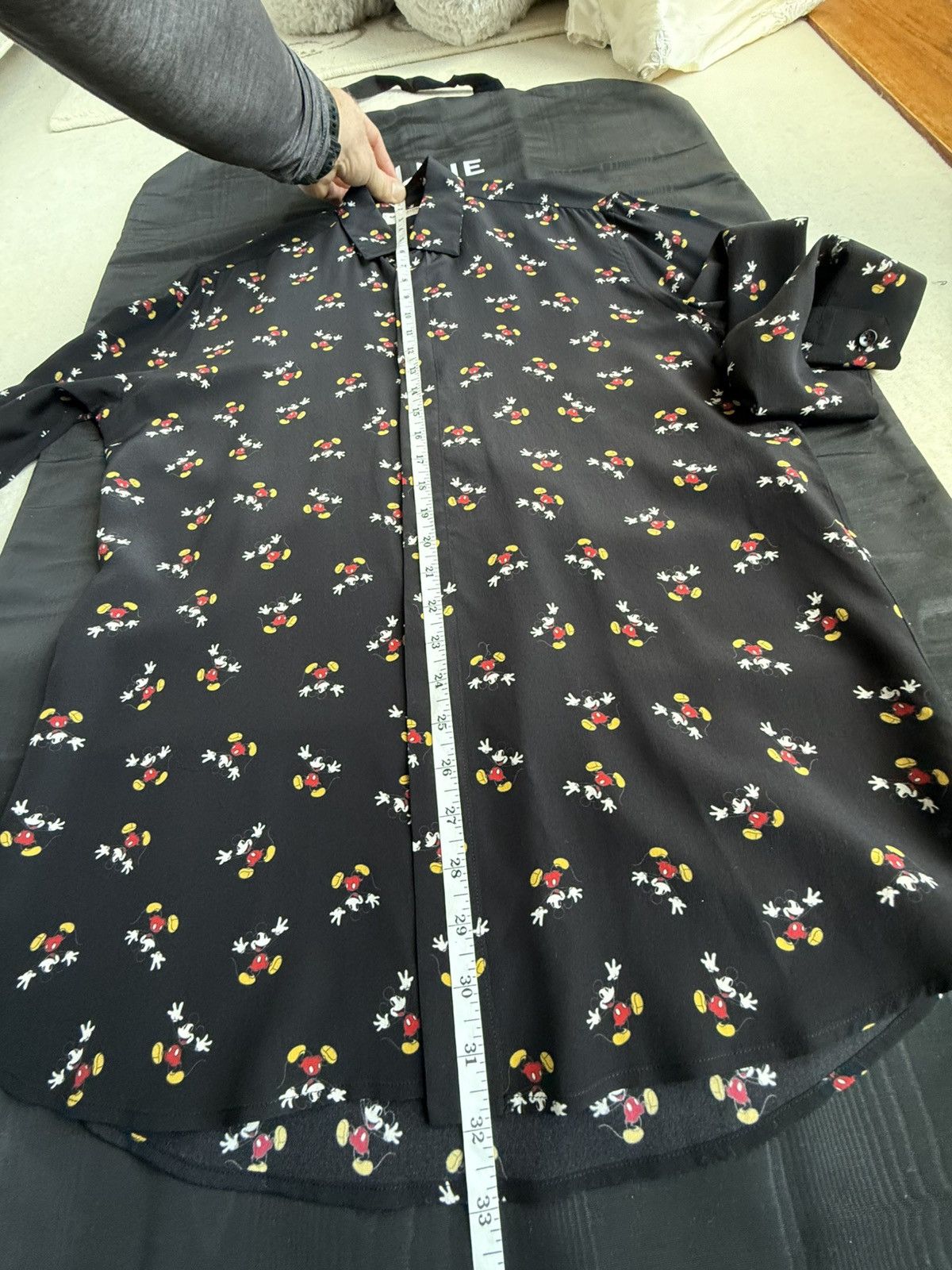 Saint Laurent Paris SS19 Saint Laurent Mickey Mouse silk black logo shirt 39 M Size US M / EU 48-50 / 2 - 7 Thumbnail