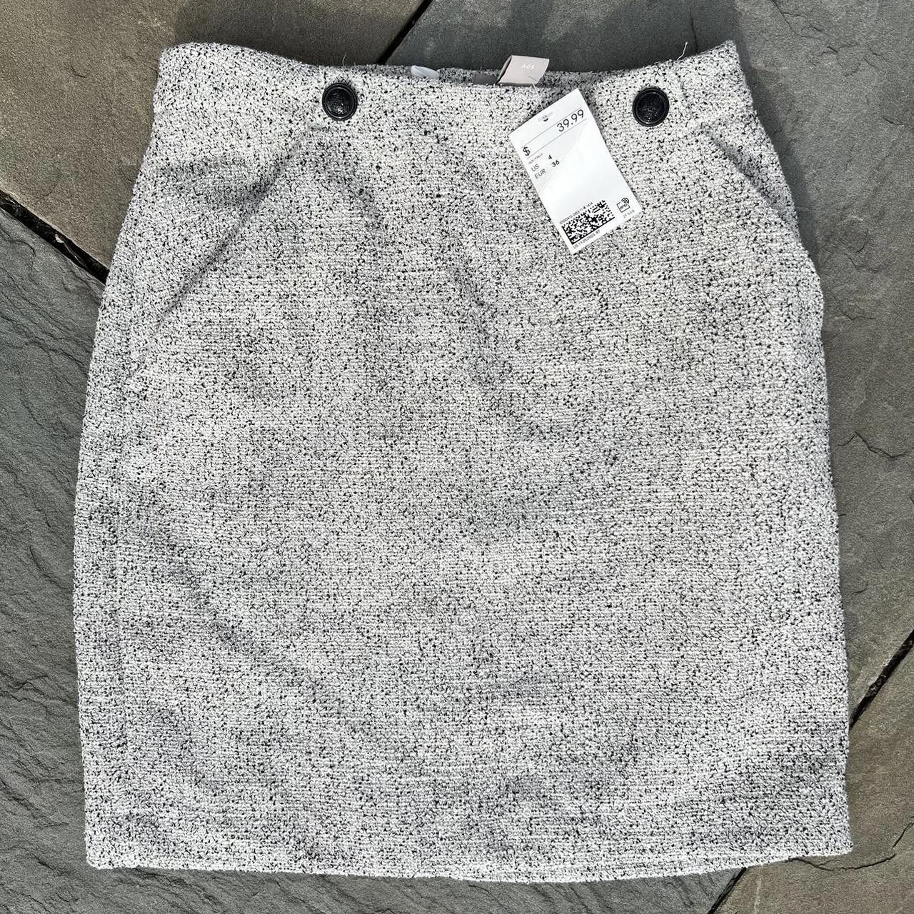 H&M NWT Light Grey Heather Knit Mini Skirt Size 27" / US 4 / IT 40 - 1 Thumbnail