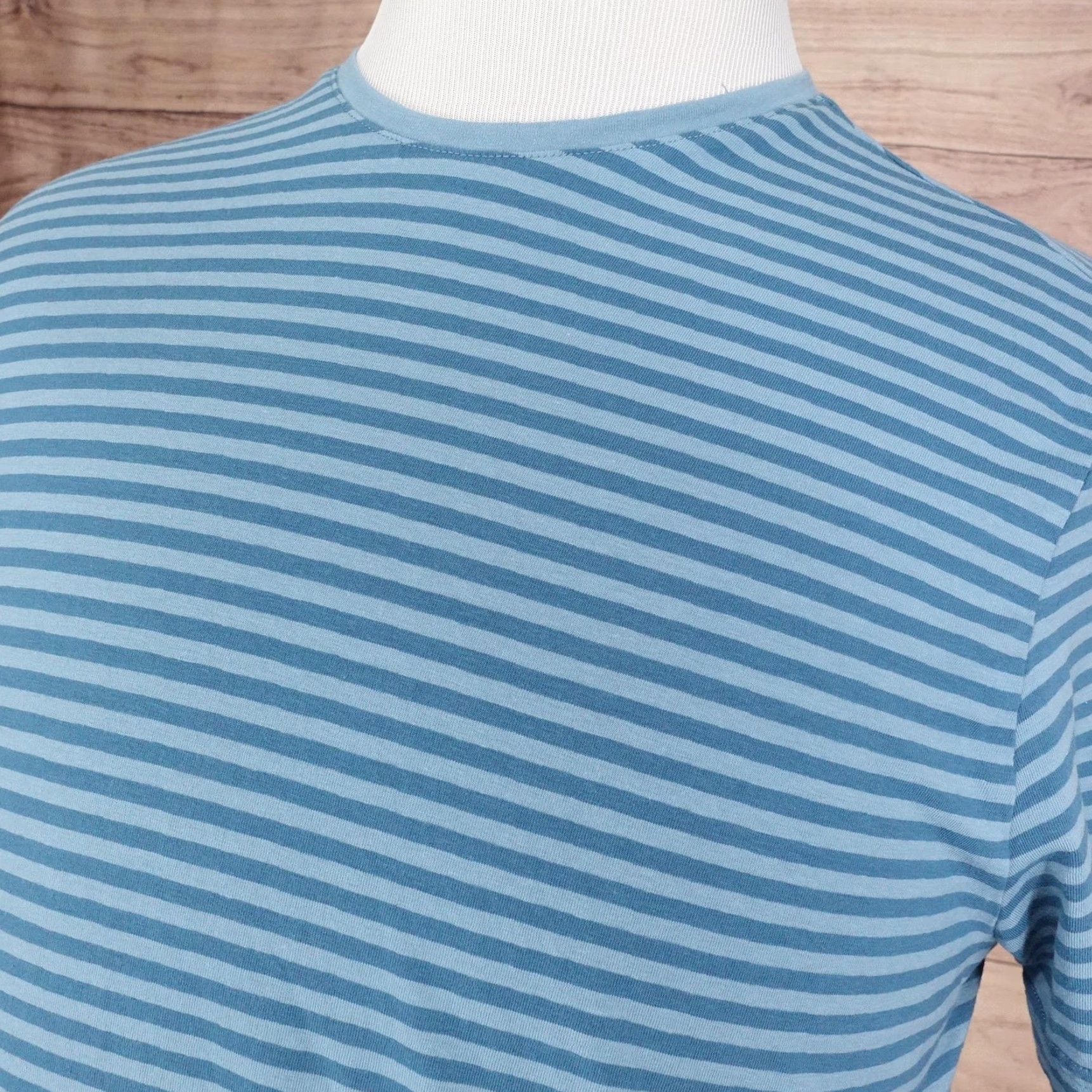 H&M H&M Shirt Men Large Blue Striped Slim Fit Short Sleeve Crewneck Cotton Spandex Jersey Size US L / EU 52-54 / 3 - 2 Thumbnail