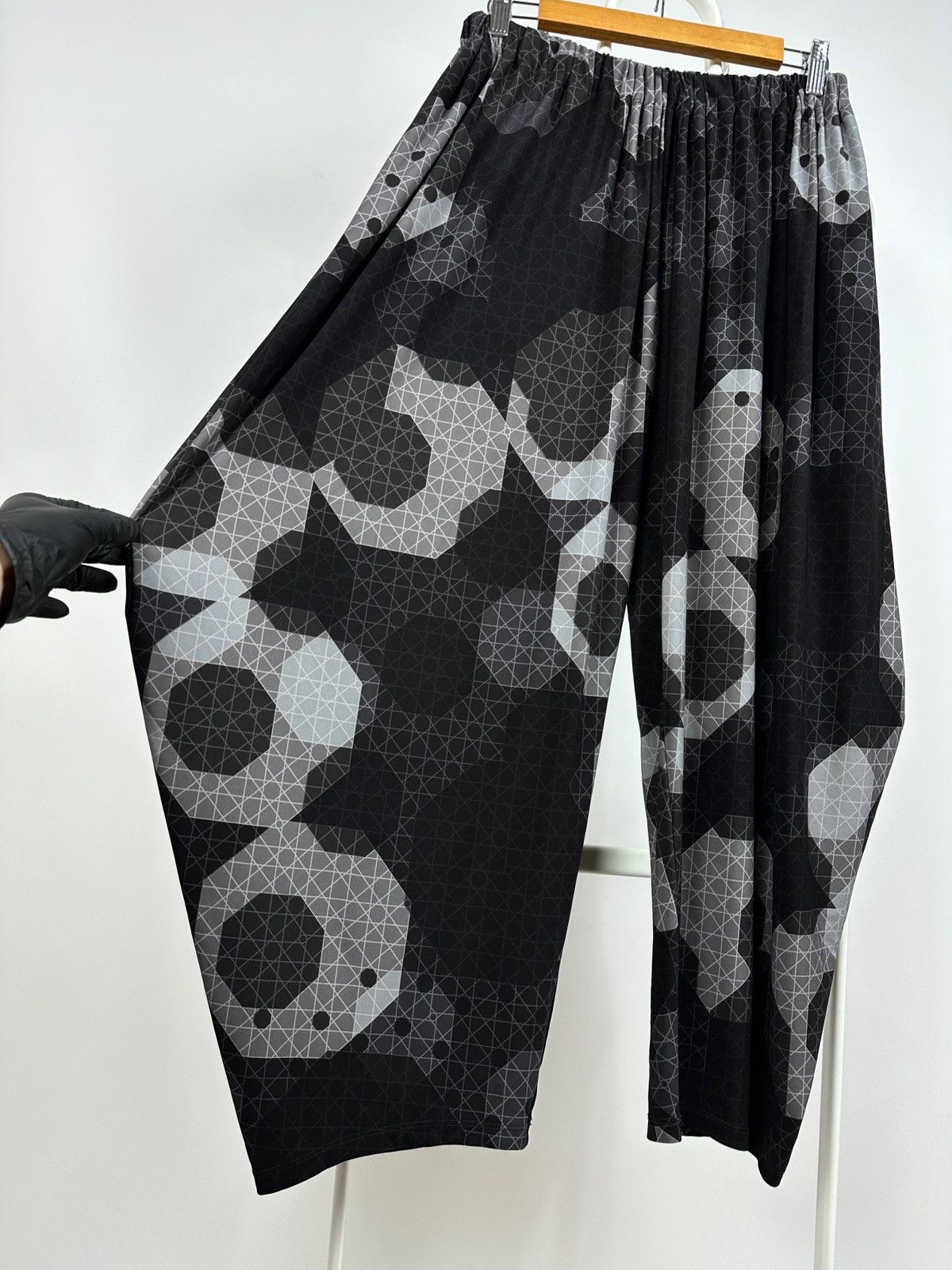 Issey Miyake Vintage Issey Miyake Geometric Pleated Pant Size US 32 / EU 48 - 2 Thumbnail