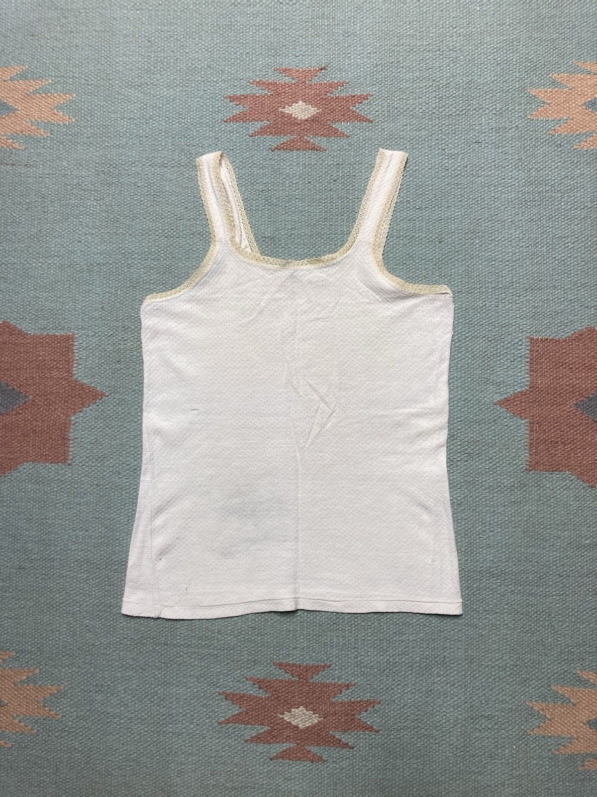 Vintage 1950s tank top textured cotton lace girls womens XS baby tee Size XS / US 0-2 / IT 36-38 - 5 Thumbnail