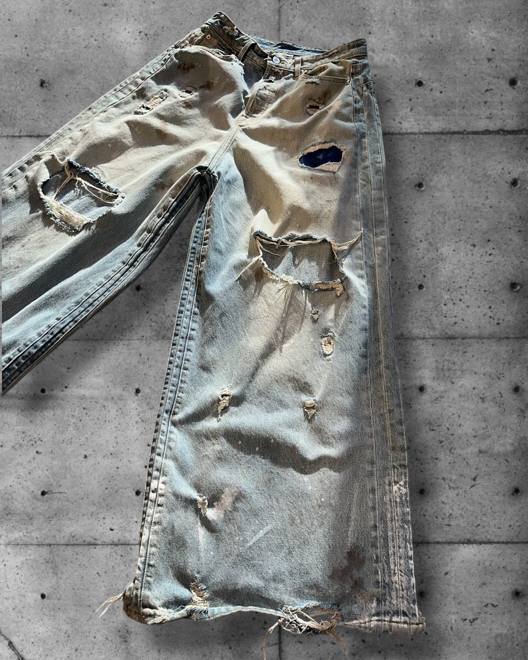 Vetements Vetements Trashed Big Shape Jeans Distressed Light Blue Size US 32 / EU 48 - 2 Thumbnail