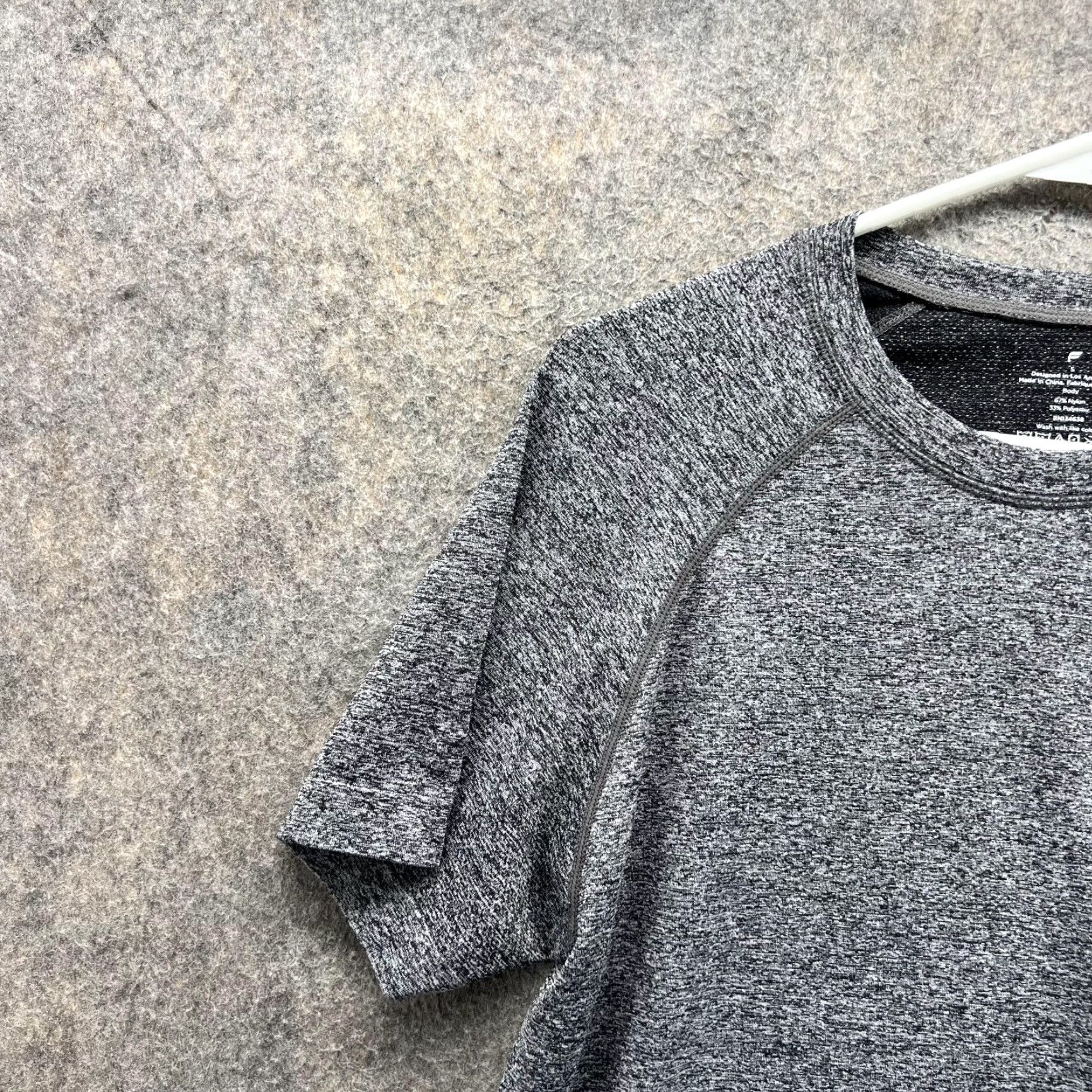 Fabletics Fabletics Shirt Men Small Heather Gray Casual Tee Crewneck Nylon Polyester Size US S / EU 44-46 / 1 - 3 Thumbnail