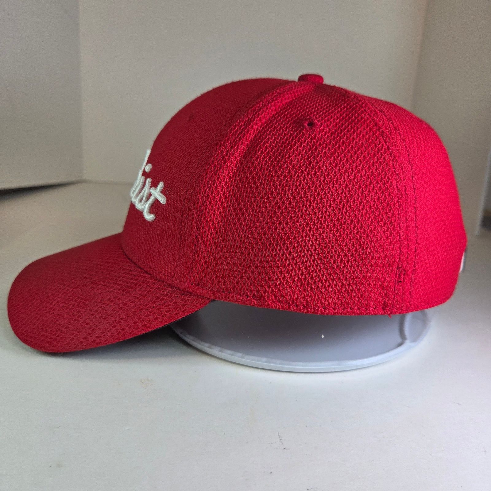 Titleist Titleist M/L Red Golf Cap A-Flex Fitted Mesh Polyester Hat Size ONE SIZE - 2 Thumbnail