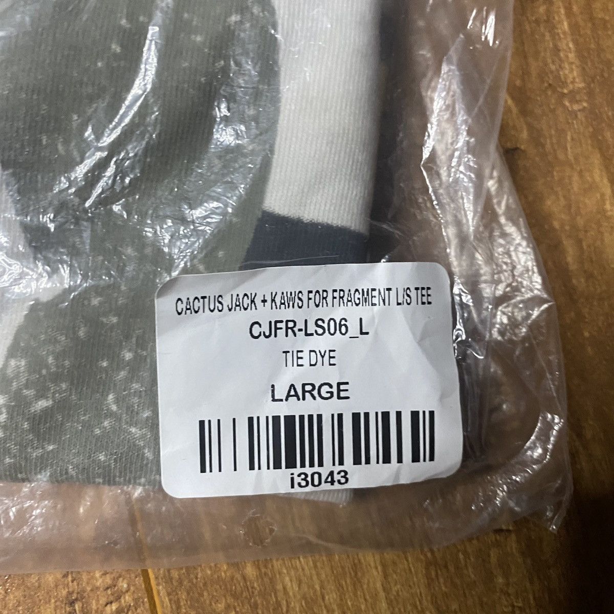 Kaws × Travis Scott DEADSTOCK Travis Scott x Kaws x Fragment Longsleeve Size US L / EU 52-54 / 3 - 2 Thumbnail