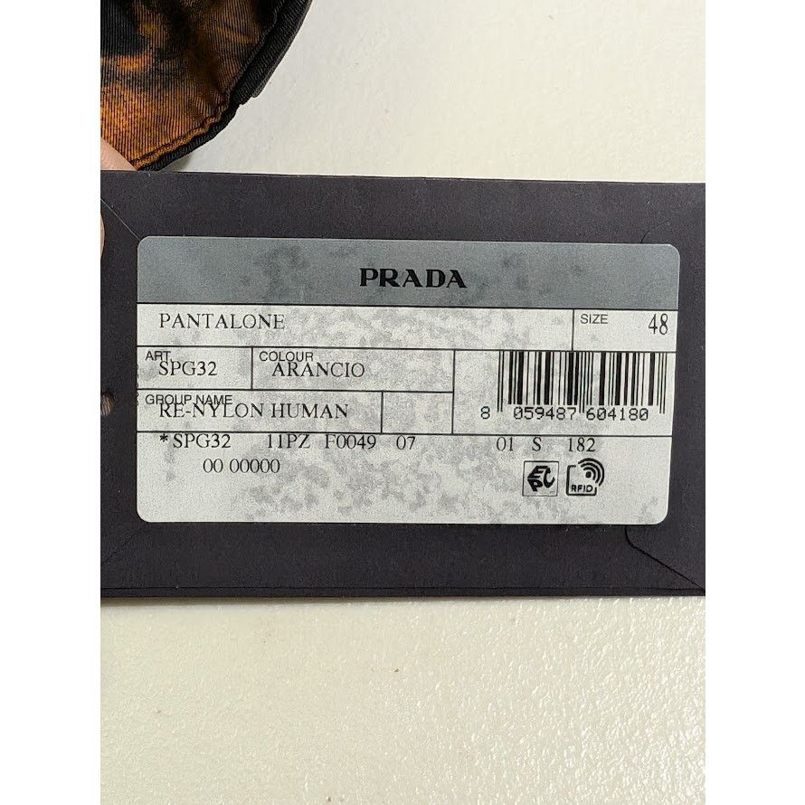 Prada o1rshd1 Re-Nylon Human Pantalone Shorts in Arancio Size US 32 / EU 48 - 24 Thumbnail