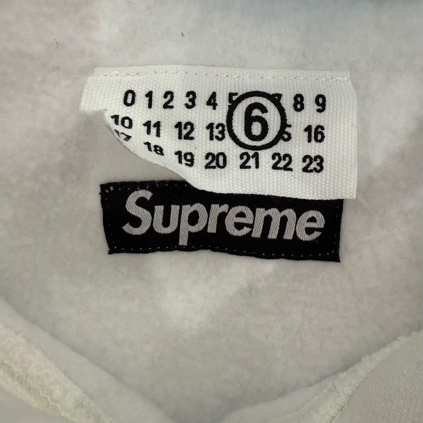 Supreme Supreme x MM6 Painted Box Logo L Sweatshirt Size US L / EU 52-54 / 3 - 3 Thumbnail