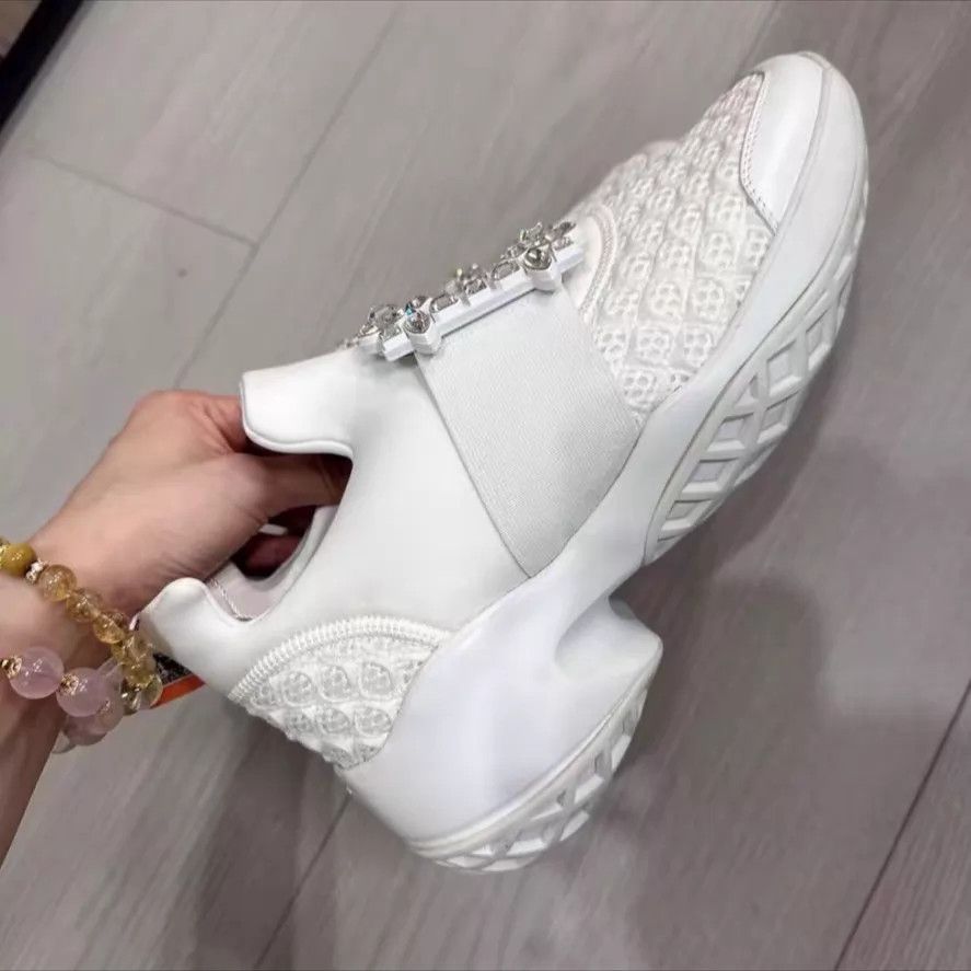 Roger Vivier Roger Vivier knit sneakers women's 38 Size US 7.5 / IT 37.5 - 2 Thumbnail