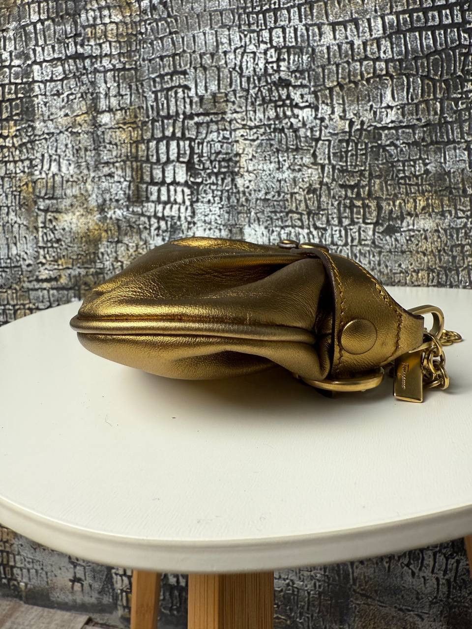 Salvatore Ferragamo Salvatore Ferragamo Gold Chain Shoulder Bag Size ONE SIZE - 9 Thumbnail