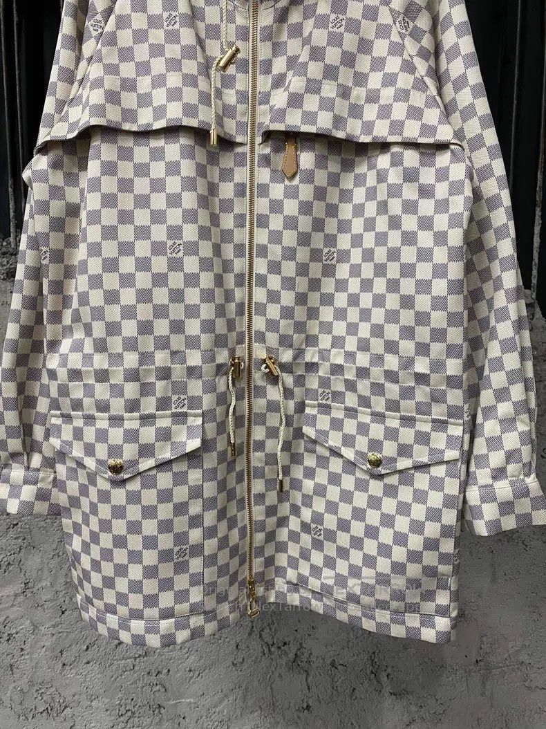 Louis Vuitton Louis Vuitton White checkered trench coat Size XXS / US 00 / IT 34 - 4 Thumbnail