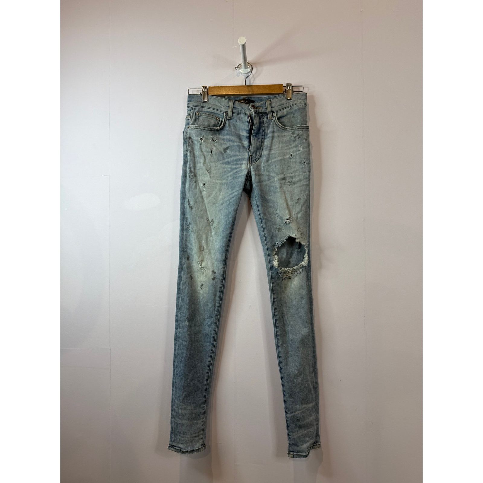 Amiri Amiri Jeans Light Wash Ripped Used 30 Size US 30 / EU 46 - 1 Thumbnail