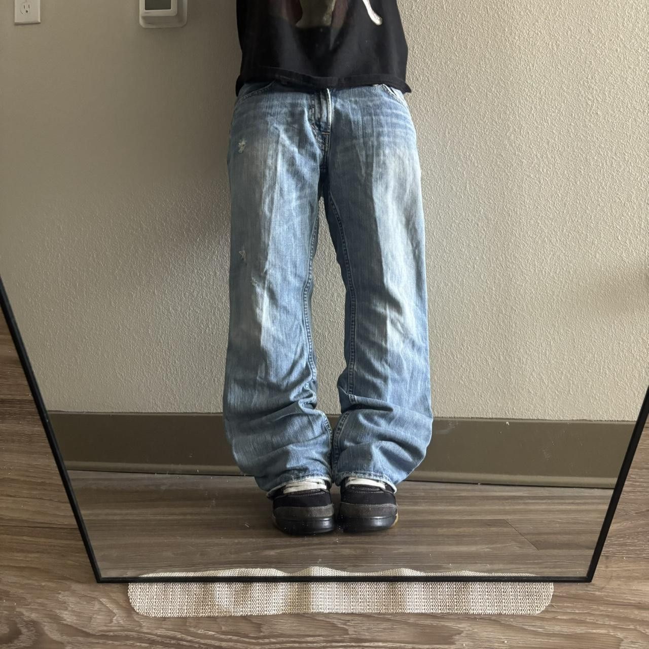 American Eagle Outfitters Crazy Vintage Y2K/2000s Grunge American Eagle Light Wash Low Boot Denim Jeans! 31x30 Size US 31 - 1 Thumbnail