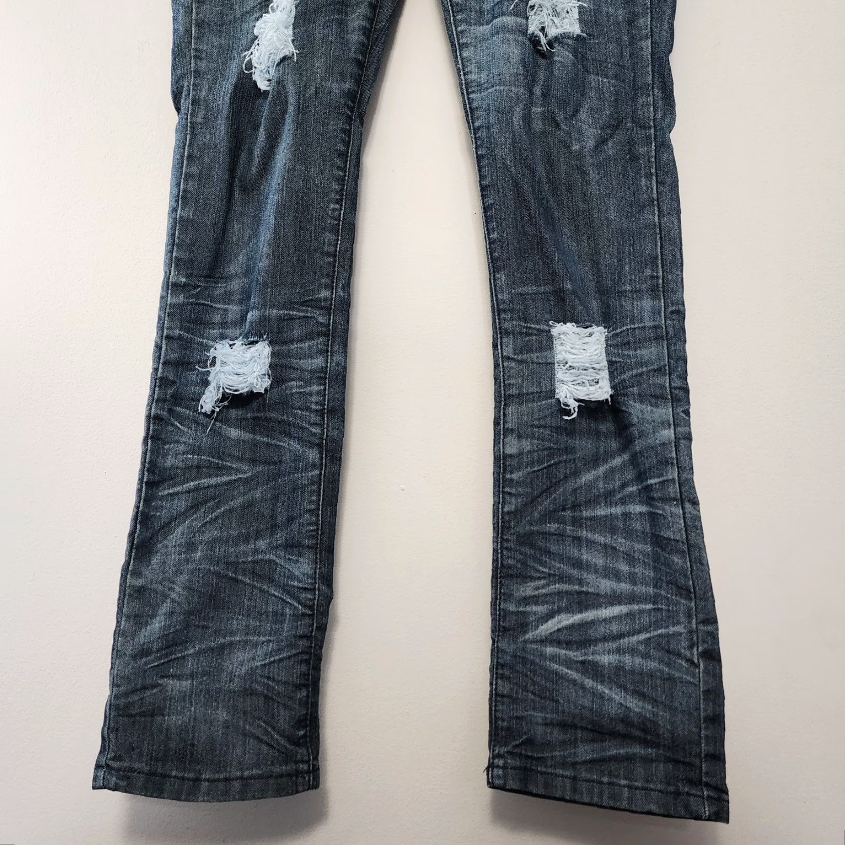 Vintage VINTAGE Apple Bottoms Jeans Women Long 32x33 Distressed Studded Dark Wash 9/10 Blue Straight Mens? Wait. Size 24" / US 00 / IT 34 - 3 Thumbnail