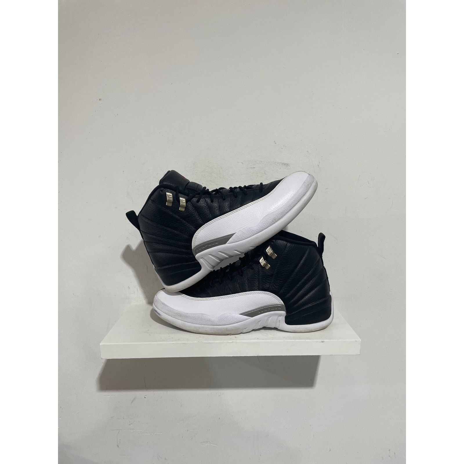 Nike NIKE JORDAN 12 PLAYOFFS 2022 SIZE 11 PREOWNED Size US 11 / EU 44 - 1 Thumbnail