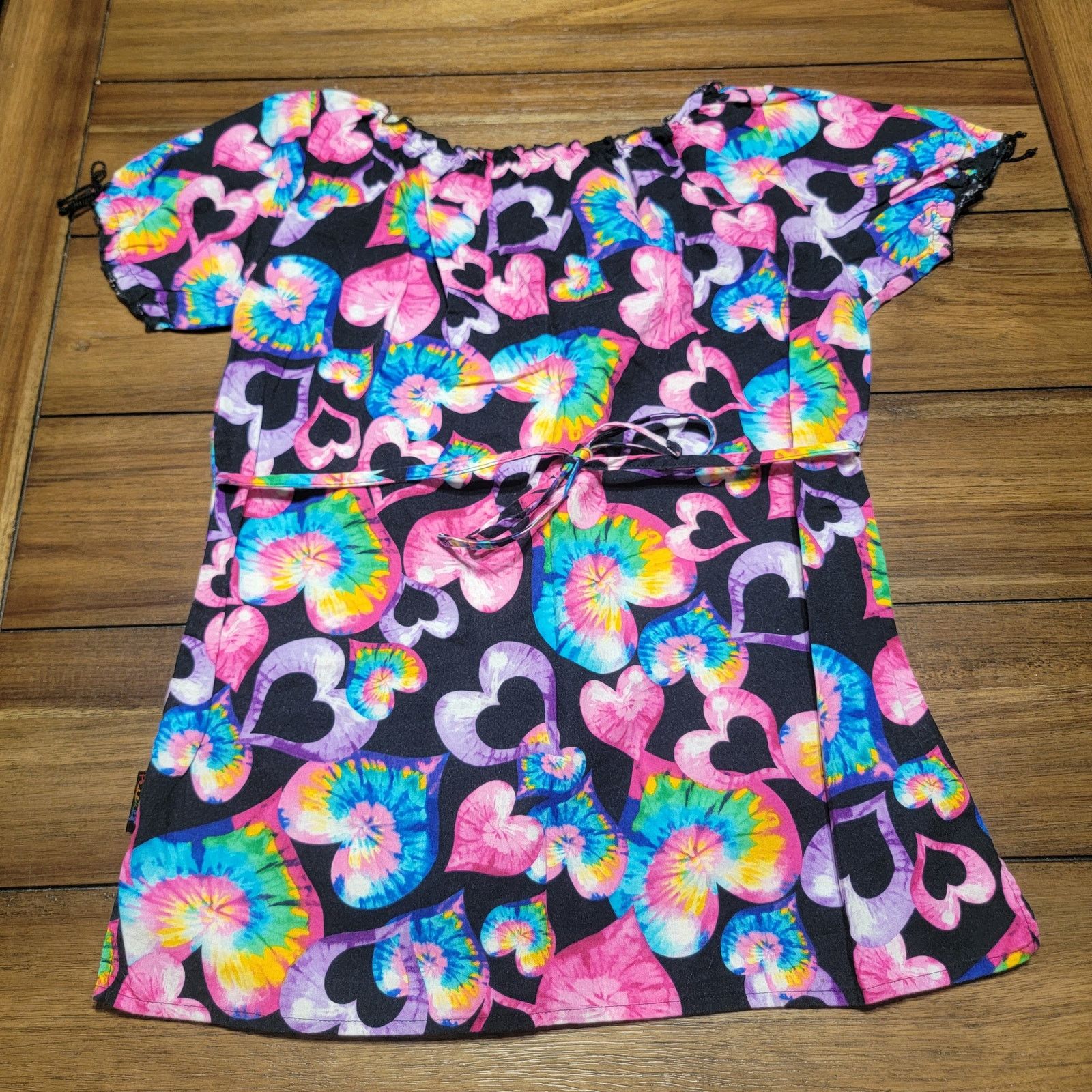 Other Peaches Psychedelic Hearts Scrub Blouse w/ Tie Neck -Size XS Size XS / US 0-2 / IT 36-38 - 3 Thumbnail