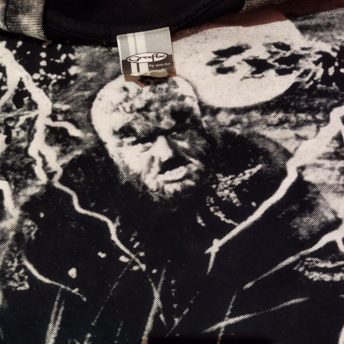 Universal Studios × Vintage Vintage 90s The Wolfman Monster All Over Print Tee Size US L / EU 52-54 / 3 - 3 Thumbnail