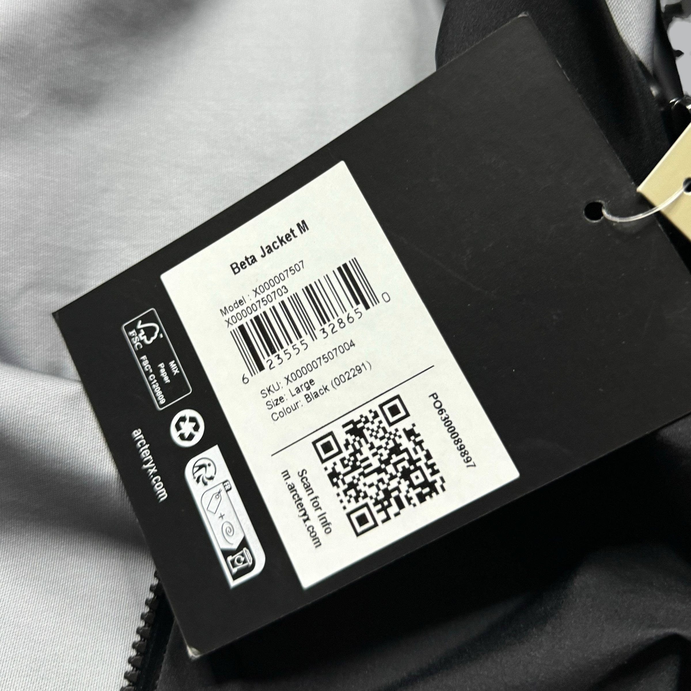 Arc'teryx Arcteryx beta M black gore tex jacket size L Size US L / EU 52-54 / 3 - 7 Thumbnail