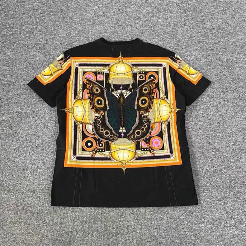 Givenchy Givenchy Classic Short Sleeve T-Shirt Size US M / EU 48-50 / 2 - 1 Thumbnail