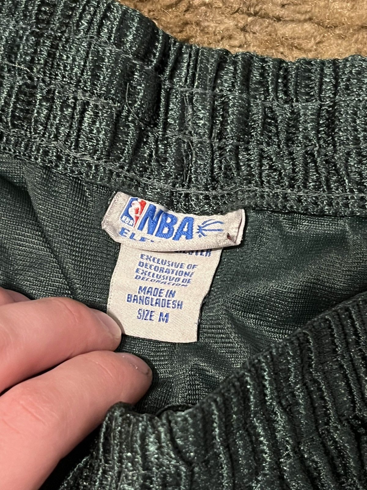NBA Vintage NBA Mesh Basketball Logo Shorts Green Medium Size US 32 / EU 48 - 4 Thumbnail