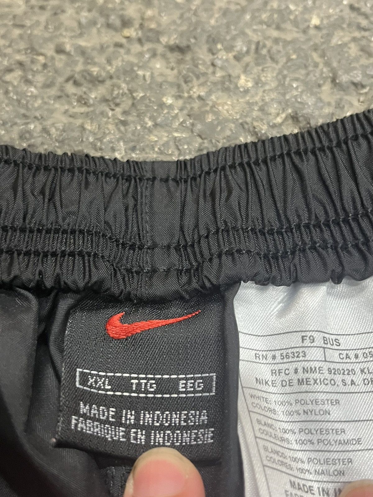 Nike × Vintage Nike track pants baggy fit wide leg y2k streetwear sporty Size US 32 / EU 48 - 7 Thumbnail