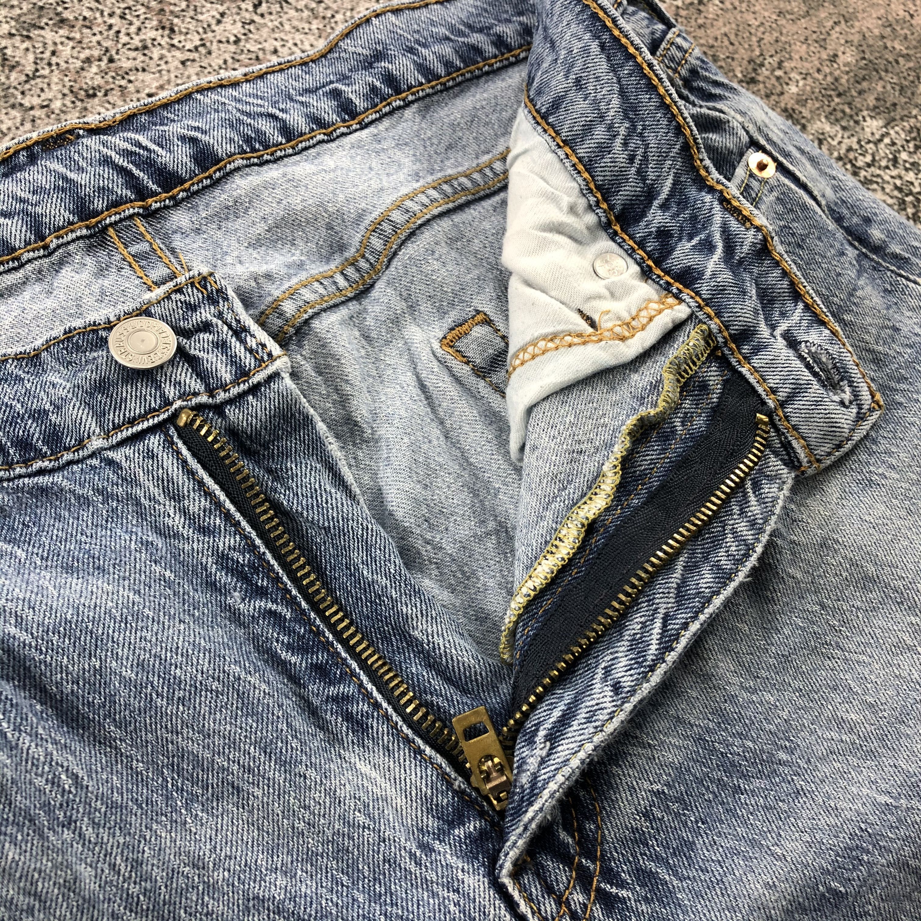 Levi's Vintage Levis 502 Jeans Medium Wash Denim KJ588 Size US 32 / EU 48 - 7 Thumbnail