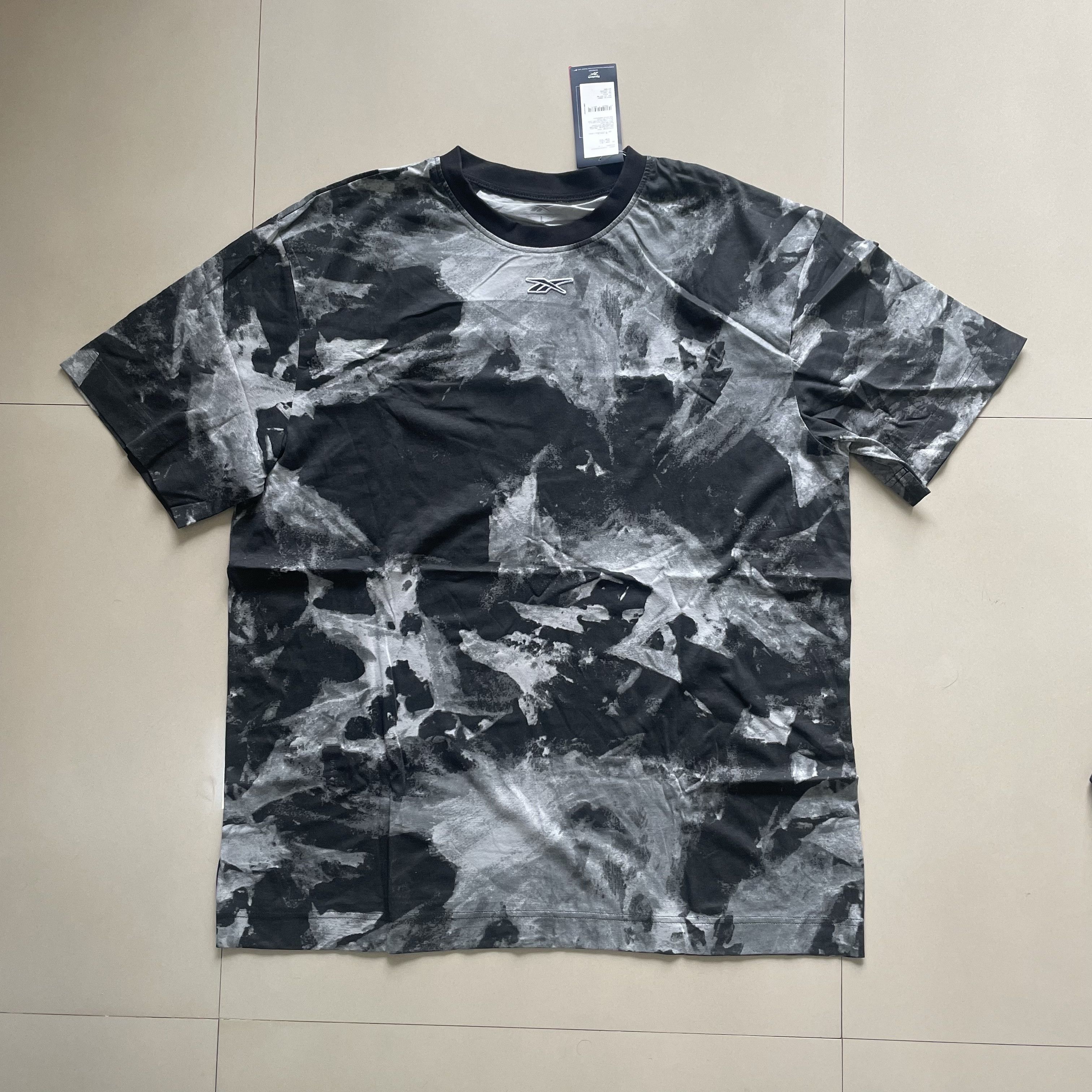 Reebok REEBOK T-SHIRT/SHIRT & SHORT SET Size US L / EU 52-54 / 3 - 3 Thumbnail