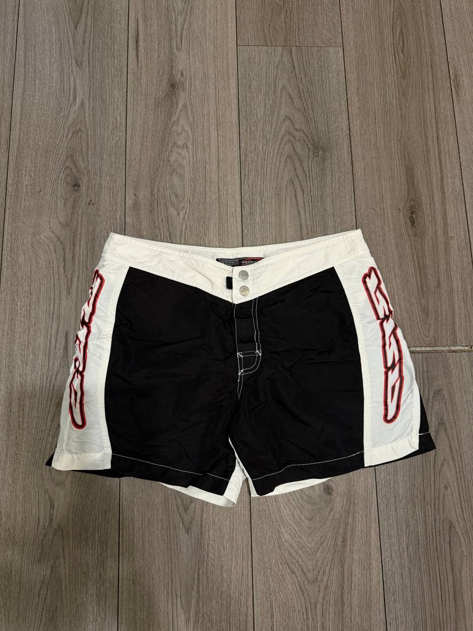 RRD RRD Shorts Surf Style Y2K White/Black Size L Size US 34 / EU 50 - 1 Thumbnail
