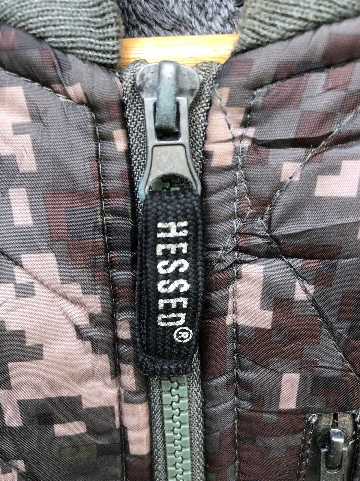 Japanese Brand × Vintage Vintage Hessed Camouflage Army Fullzipper Jacket Size US L / EU 52-54 / 3 - 4 Thumbnail