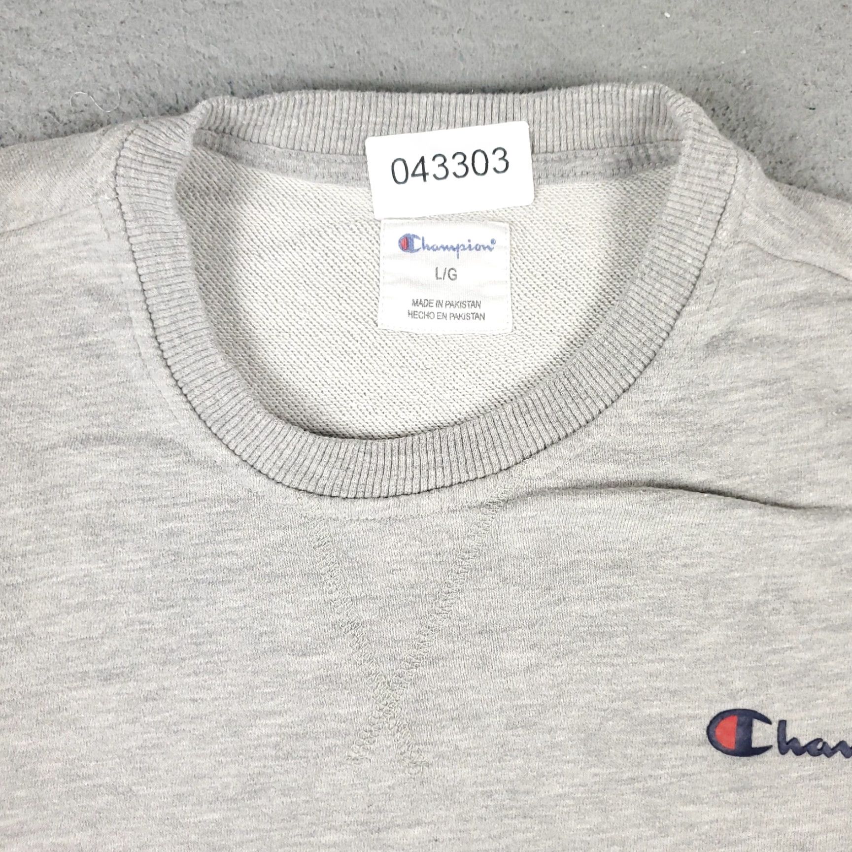 Champion VINTAGE Champion Mens Large Gray Pullover Sweater Knitted Logo Zip Casual All Seasons Men Size US L / EU 52-54 / 3 - 2 Thumbnail