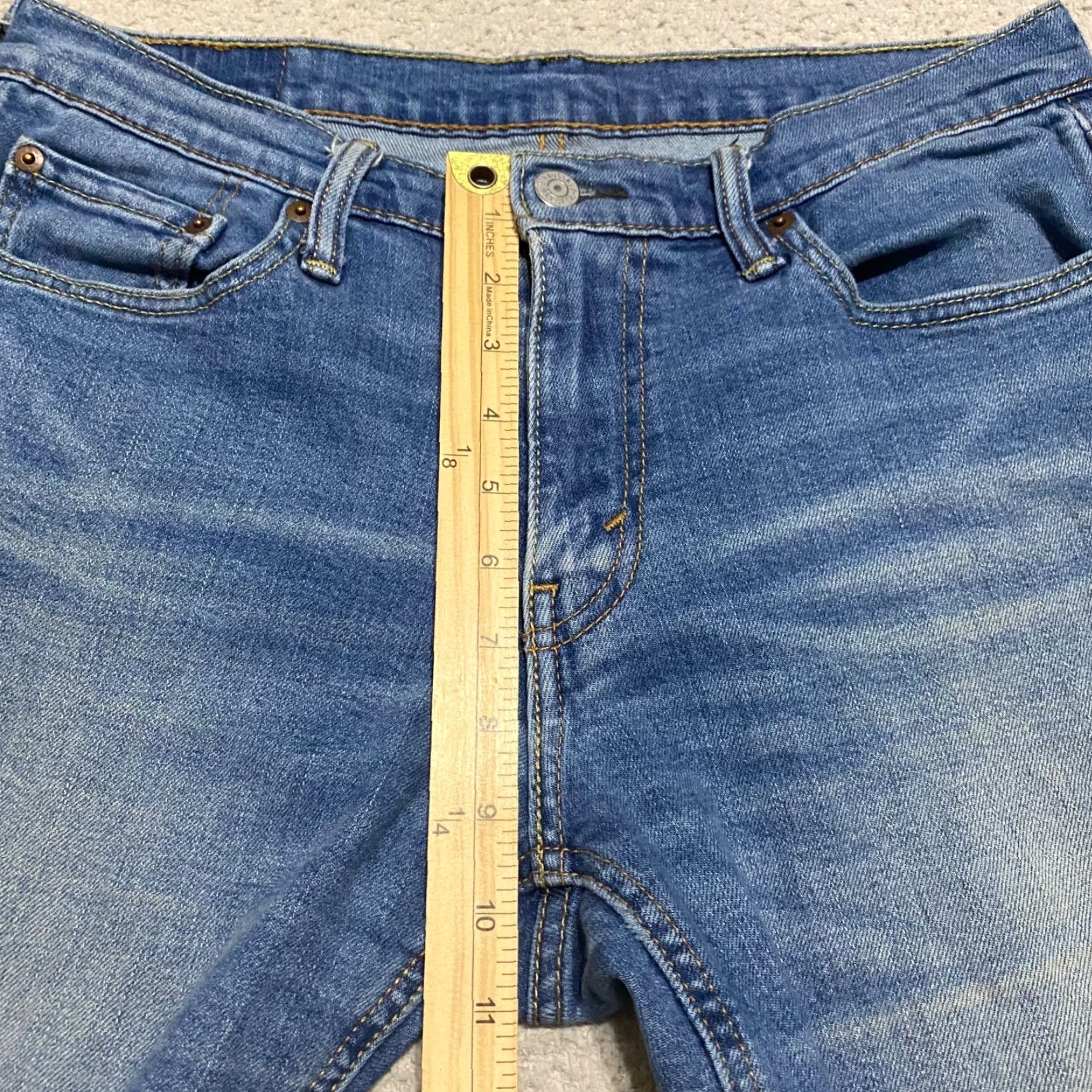 Levi's Levi's 541 Jeans 30x32 Blue Denim Medium Wash Athletic Straight Mid Rise Mens Regular Size 30 Color Blue Size US 30 / EU 46 - 7 Thumbnail