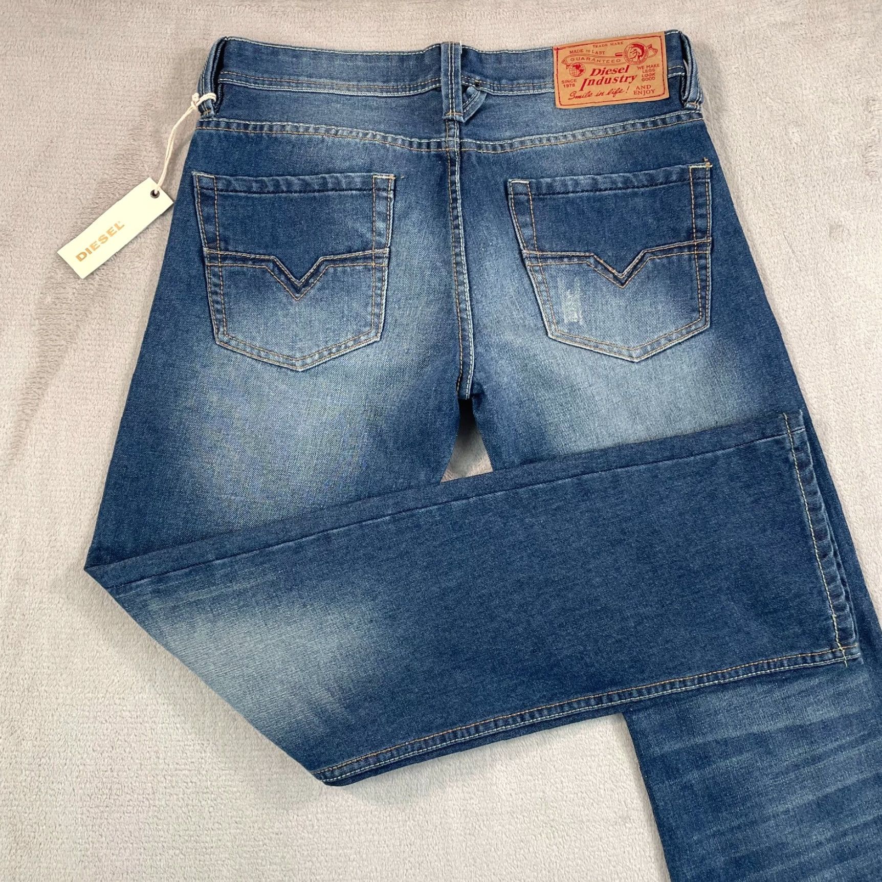 Diesel Diesel LARKEE Regular Straight Jeans Men 30x32 Blue 0806P Denim NWT Size US 30 / EU 46 - 2 Thumbnail