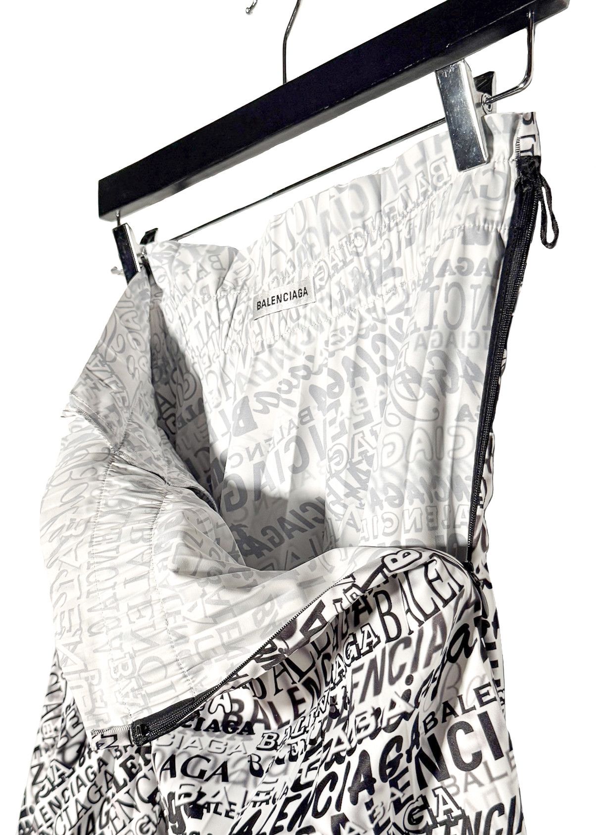 Balenciaga Balenciaga 2019 White Black Logo Printed Pleated Midi Skirt Size 27" / US 4 / IT 40 - 7 Thumbnail