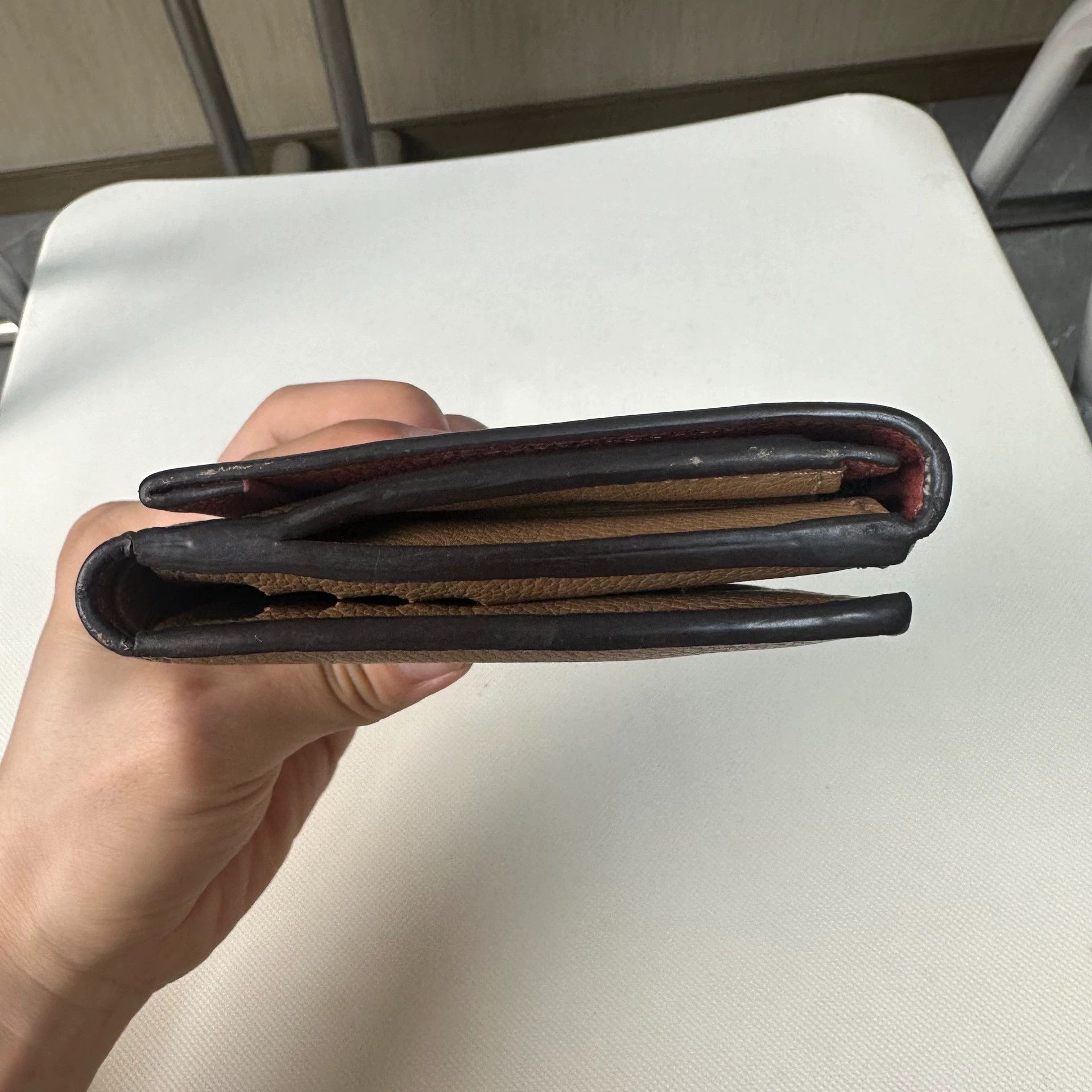 Louis Vuitton LOUIS VUITTON Lockme II Color-Blocked Short Tri Wallet Size ONE SIZE - 9 Thumbnail