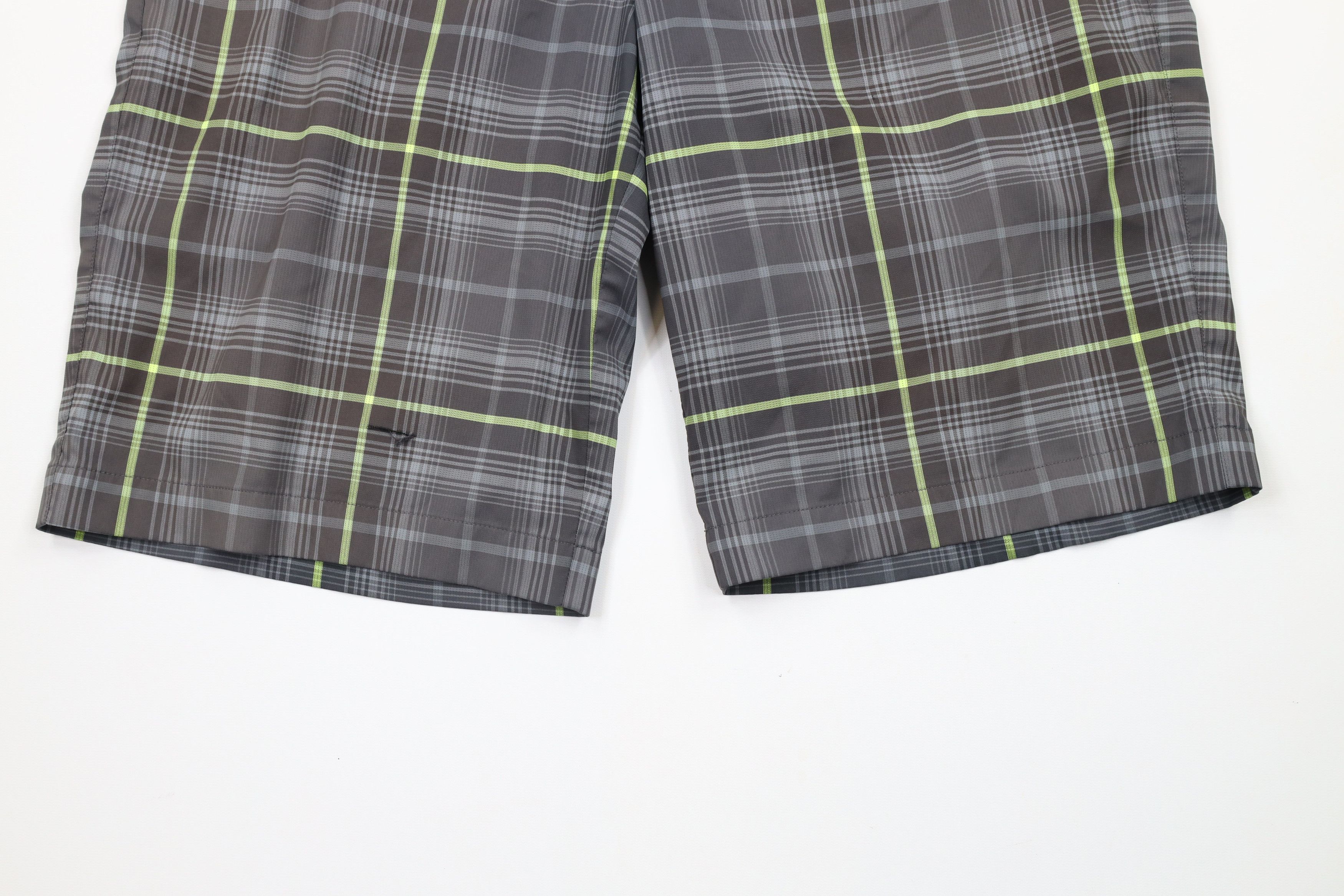 Nike × Vintage Nike Golf Dri-Fit Golfing Golf Chino Shorts Plaid Polyester Size US 34 / EU 50 - 4 Thumbnail