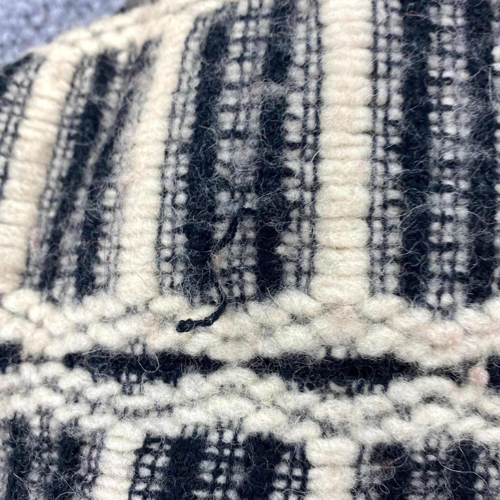 Vintage VINTAGE Hooded Sweater Mens Medium Ivory Cream Black Burgundy Woven Boho Geometric Pullover Mens Size US M / EU 48-50 / 2 - 6 Thumbnail
