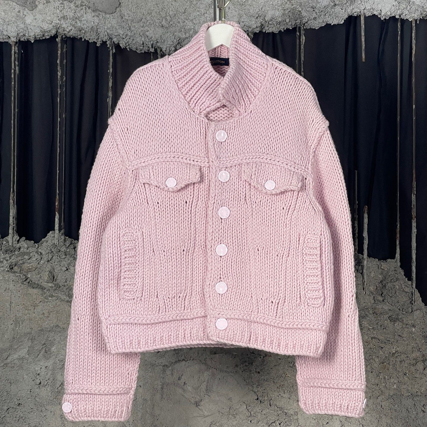 Louis Vuitton Louis Vuitton Pink Knit Cardigan Size XS Size US XS / EU 42 / 0 - 1 Thumbnail