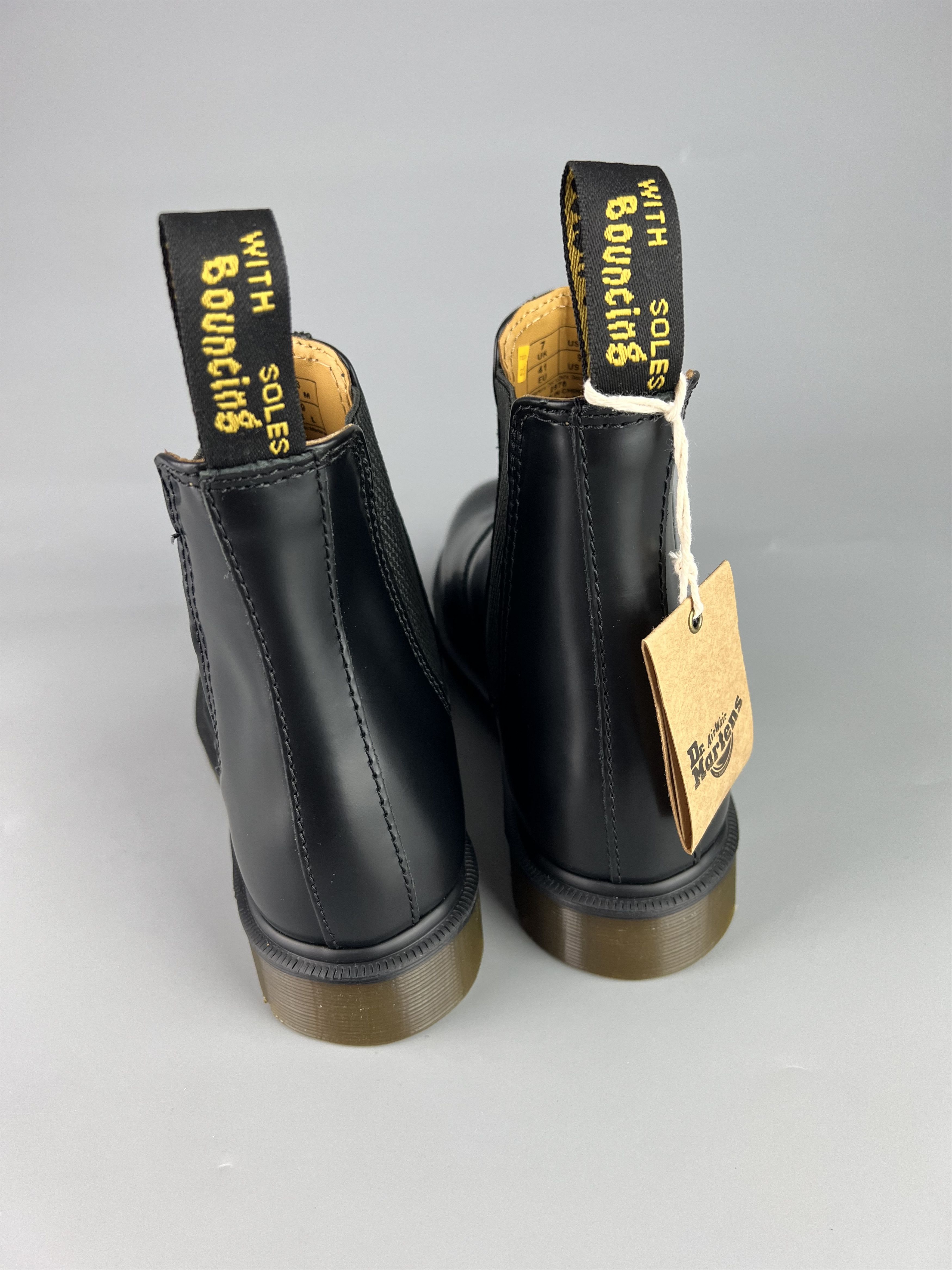 Dr. Martens Dr Martens 2976 Smooth Leather Chelsea Boots US9 UK7 EU41 Size US 9 / IT 39 - 3 Thumbnail