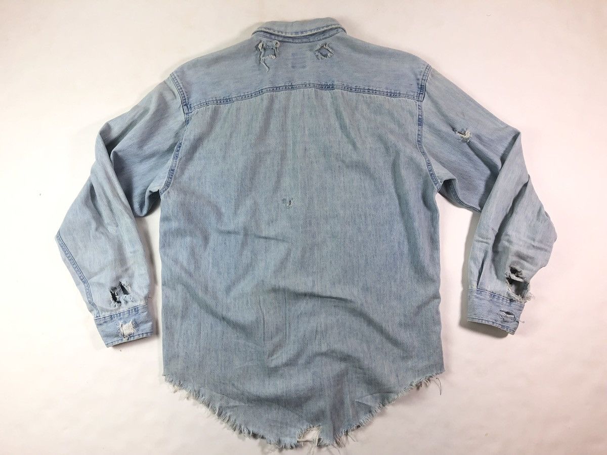 Gap × Vintage Vintage 90s Gap Light Wash Made in USA Distressed Shirt Size US M / EU 48-50 / 2 - 8 Thumbnail